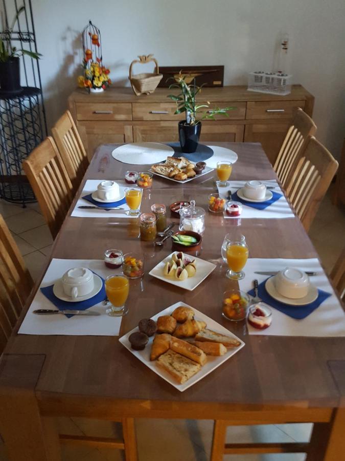 Chez Alexandra Bed & Breakfast Louchats Exterior photo