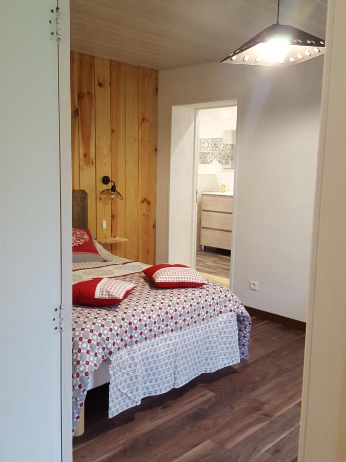 Chez Alexandra Bed & Breakfast Louchats Exterior photo
