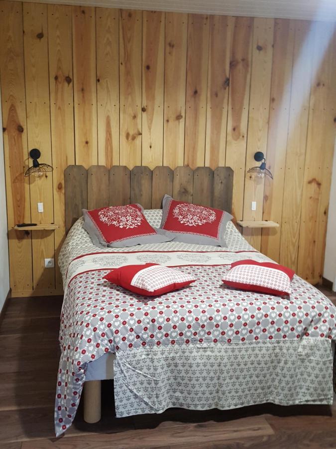 Chez Alexandra Bed & Breakfast Louchats Exterior photo